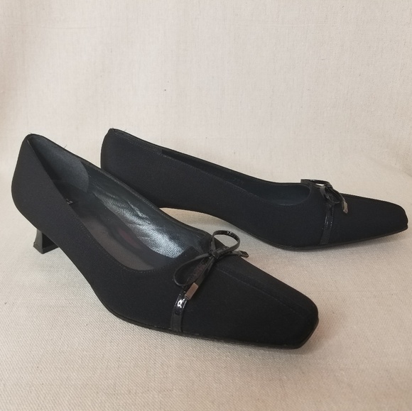 square toe kitten heels